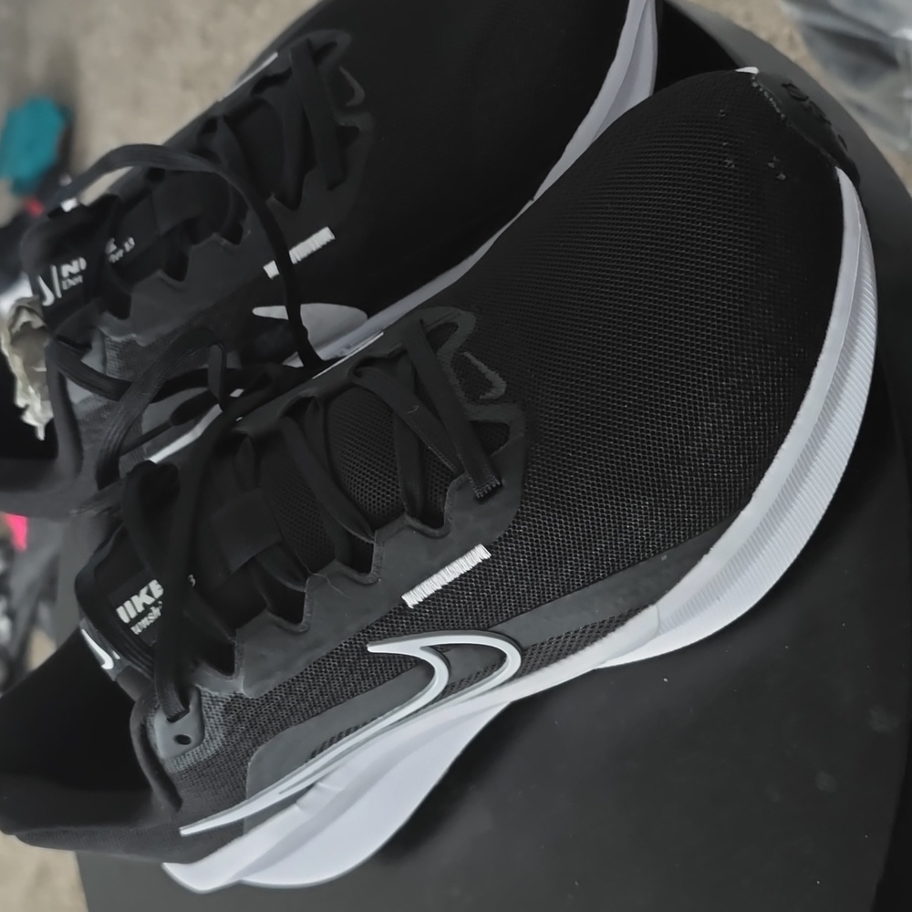 NIKE Downshifter 13 Wmns Size 12 Nwot